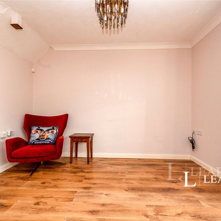 2 bedroom house to rent Roman Farm Road, Guildford, Surrey, GU2 - Photo 1