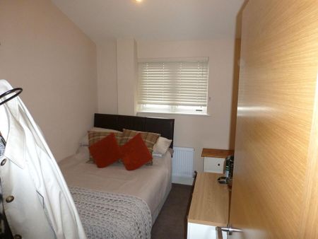 2 bedroom flat to rent - Photo 2