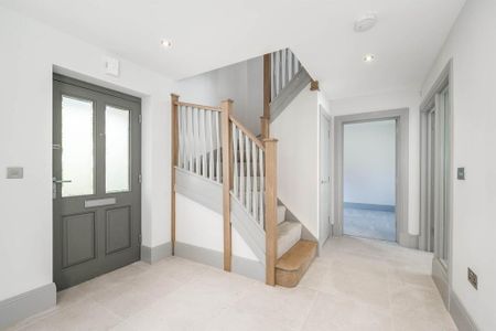 4 bedroom detached house to rent - Photo 3