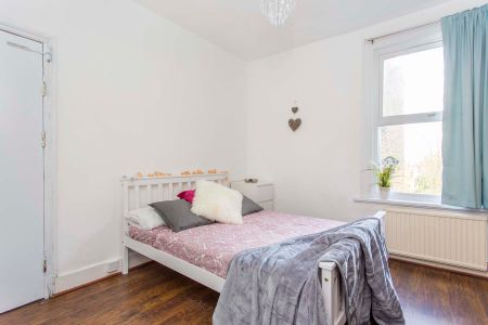 🏡 Large Victorian House - All Bills Included - Lounge & Garden! 🏡 - Photo 5