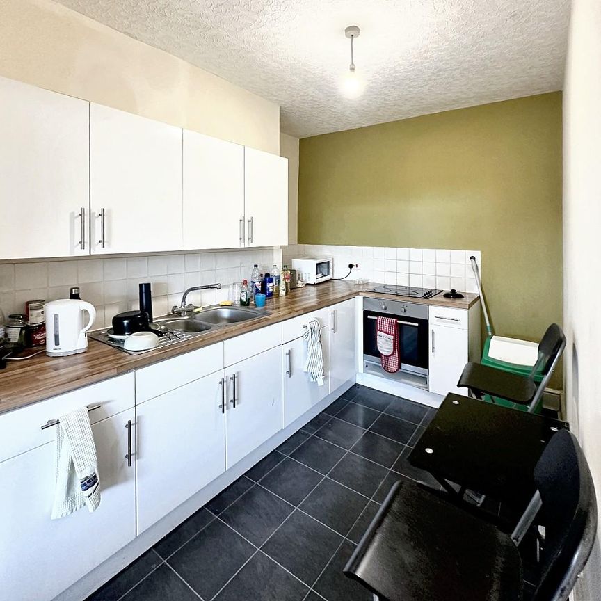 Seymour Avenue, Plymouth - Photo 1