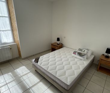 LA ROCHE-SUR-YON APPARTEMENT T2 MEUBLÉ A LOUER - Photo 3