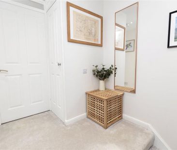 2 bedroom end of terrace house to rent - Photo 6