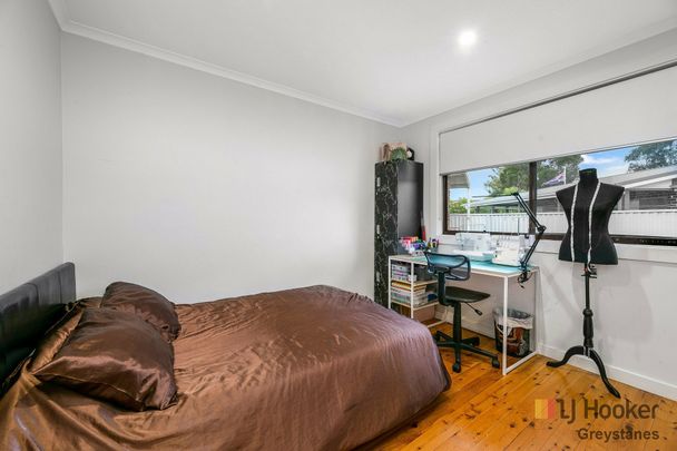 Freshly Painted Peaceful Family Living in a Prime Location - Photo 1