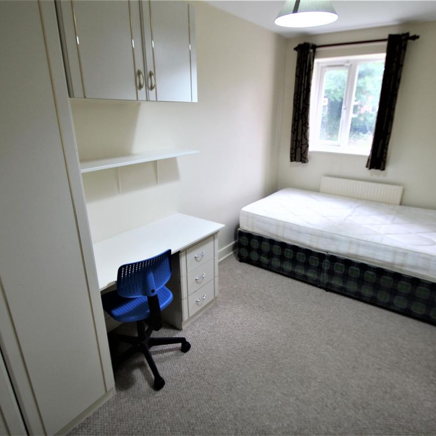 Pennington Court, Delph Lane, Woodhouse, LS6 2RW, Leeds - Photo 1