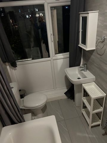 Room in a Shared House, Windsor Crescent, HA9 - Photo 5