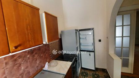 Sportcsarnok, Somogy, 7400, Kaposvár - Photo 3