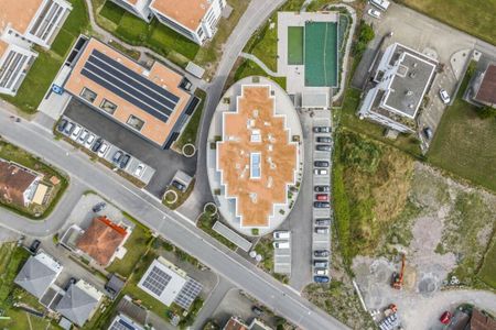 Living in unique architecture - Photo 3