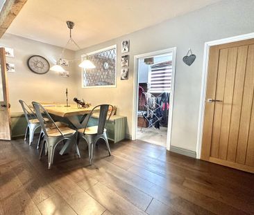 4 bedroom end of terrace house to rent - Photo 4