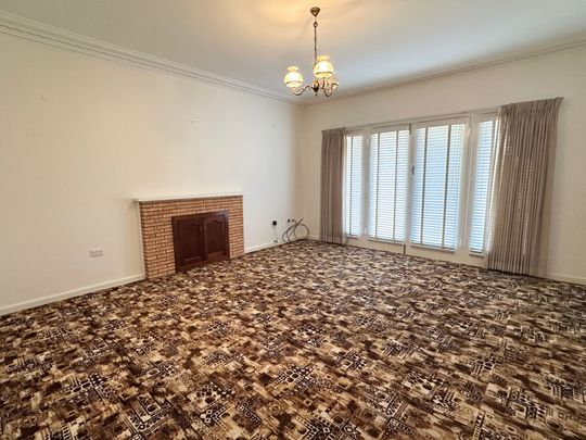 NORTH GRIFFITH LOCATION - Photo 1