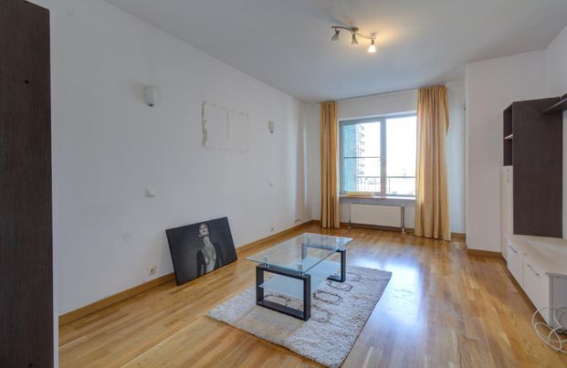 Garsoniera Asmita Gardens Vacaresti Splaiul Unirii parcare - Fotografie 1