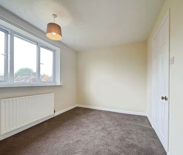 2 bedroom End Terraced House to let - Photo 5
