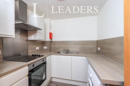 2 bedroom flat to rent - Photo 5