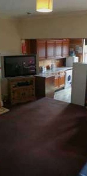 Clifton Lane Room 3 - Photo 2