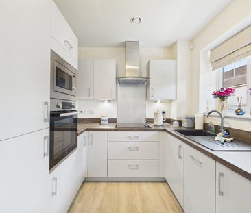 1 bedroom Flat in Reading Road, Wokingham - Photo 6