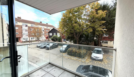 Claremont Close, London - Photo 2