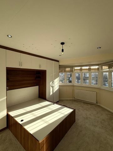 4 bedroom semi-detached house to rent - Photo 2