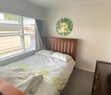 Lovely 2 Bedroom unit in Hamilton East - Photo 2