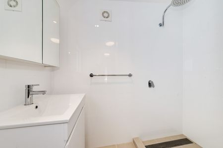 63 Fowler Street, Camperdown NSW 2050 - House For Rent | Domain - Photo 5