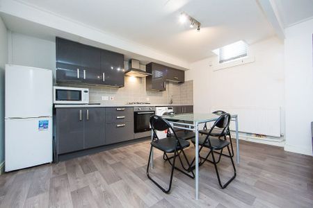 Harold Avenue, Hyde Park, Leeds - Photo 3