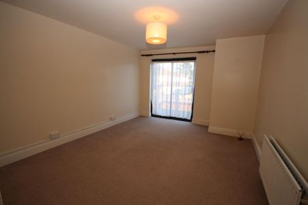 1 bedroom Apartment to let - Photo 4