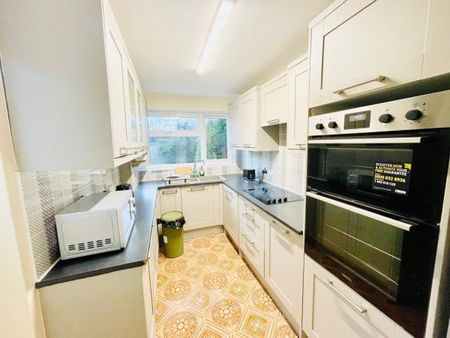 Princes Avenue N13 6HH, Property for rent - Photo 3