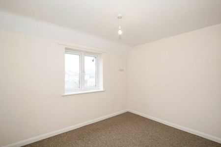 2 bedroom house to rent Warnford Place, Bournemouth, BH6 - Photo 4
