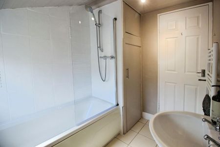 2 bedroom terraced house to rent - Photo 2
