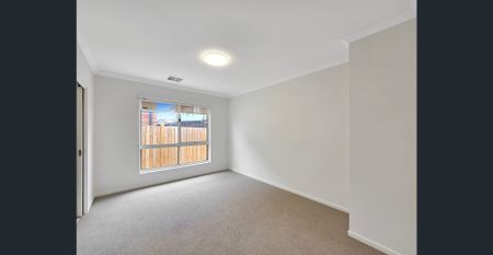 Stunning Family Home! - Photo 2