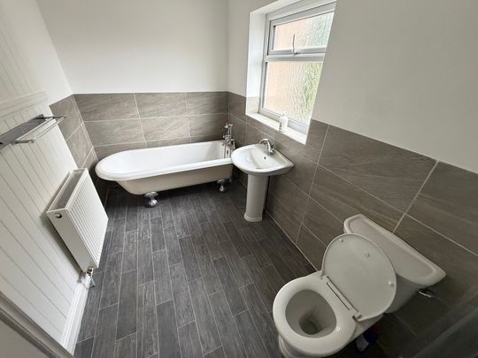 Birches Barn Avenue, Bradmore, Wolverhampton - Photo 1