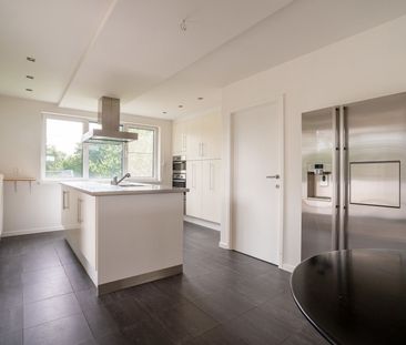 TE HUUR - Penthouse (186 m²) met privé tuin en terras in Zutendaal! - Photo 2