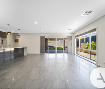 10 Amicus Street, Moncrieff ACT 2914 - House For Rent | Domain - Photo 3