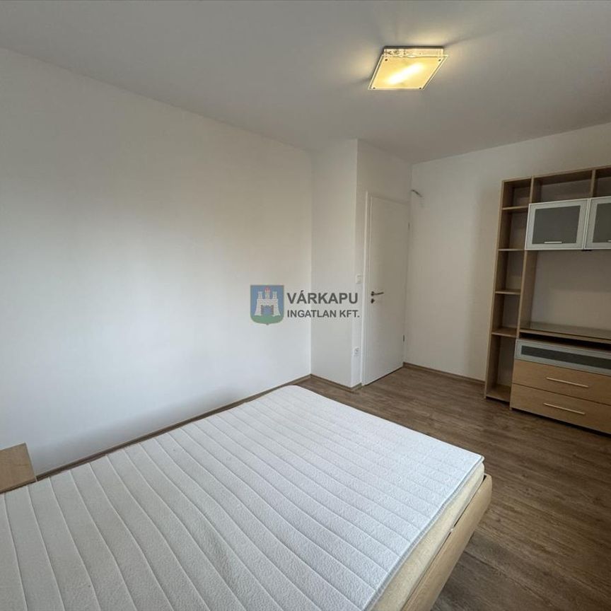 Kiadó újszerű állapotú lakás - Székesfehérvár - Photo 1