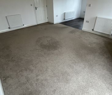 Pearsons Way, Leeds, Seacroft - Photo 1