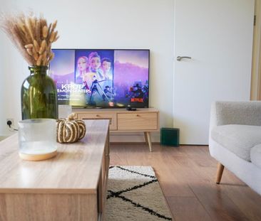 3 Bed Flat, Oakshott Court, NW1 - Photo 1
