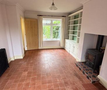 3 bedroom semi-detached house to rent - Photo 2