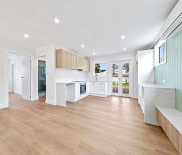 Charming 3-Bedroom Home in Lakeside San Remo - Photo 5