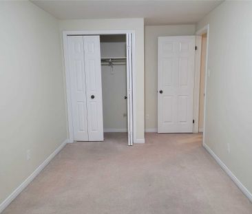 For Lease - 218 Featherstone Crescent, Kitchener, Ontario - Photo 4