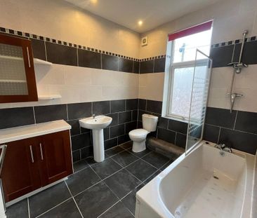 3 bedroom terraced house to rent - Photo 4