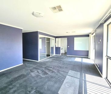 Double Storey 5 Bedroom Family Mansion with Double Garage including... - Photo 3