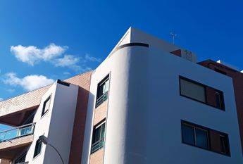 Apartamento T3 com Terraço Privativo para Arrendamento em Nova Queijas