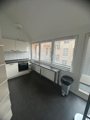 Untermiete vollmöblierte 2-Zimmer-Wohnung WG möglich - Photo 1