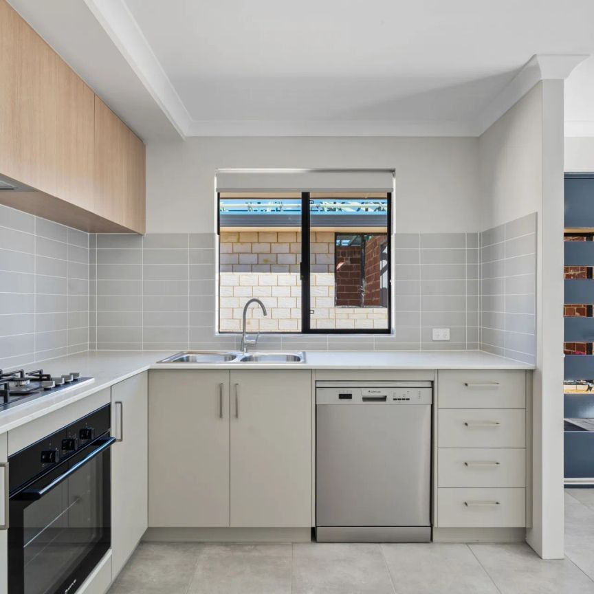 19A Somerset Way, - Photo 1
