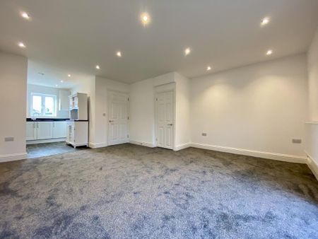 3 bedroom semi-detached house to rent - Photo 3