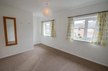 2 bedroom end of terrace house to rent - Photo 4