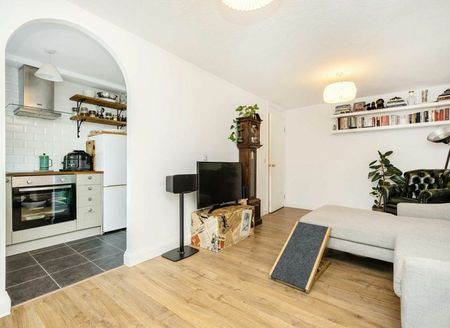 Riverside Close - Photo 4