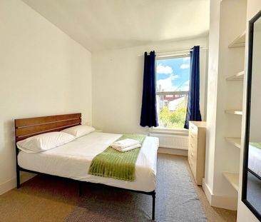 Room in a Shared House, De Morgan Road, SW6 - Photo 3