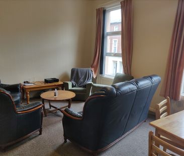 Flat 2, 18 Lawrence Street - Photo 1