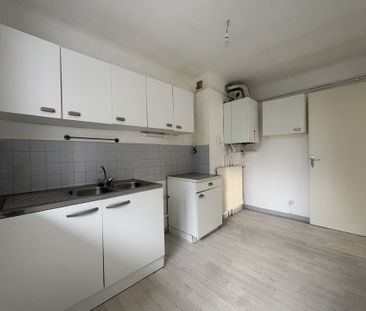 Location Appartement 2 pièces 44m² LA CIOTAT 13600 - Photo 5