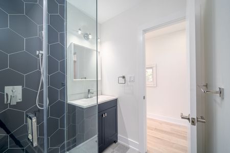 For Lease - 13 Mansfield Avenue Unit# 2, Toronto, Ontario - Photo 3